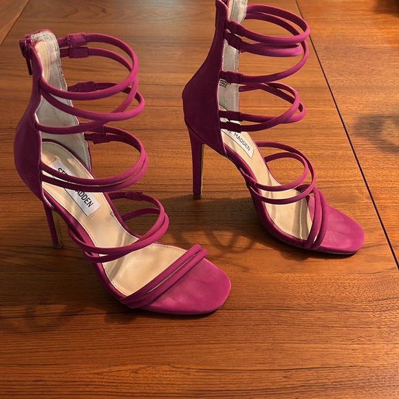 Steve Madden Tito Fuchsia Suede Strappy Stiletto Dress Sandals Size 5.5 - Picture 6 of 9